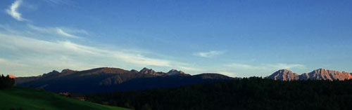 Panoramablick auf den Kronplatz und die Dolomiten